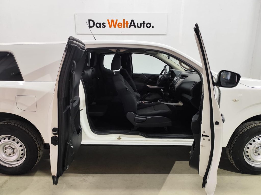NISSAN NAVARA Diesel 2017 segunda-mano Jaén