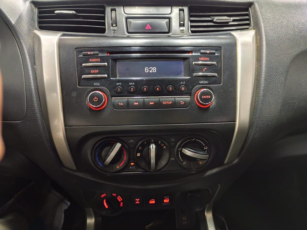 NISSAN NAVARA Diesel 2017 segunda-mano Jaén