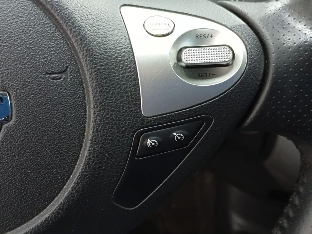 NISSAN NOTE Gasolina 2015 segunda-mano Jaén