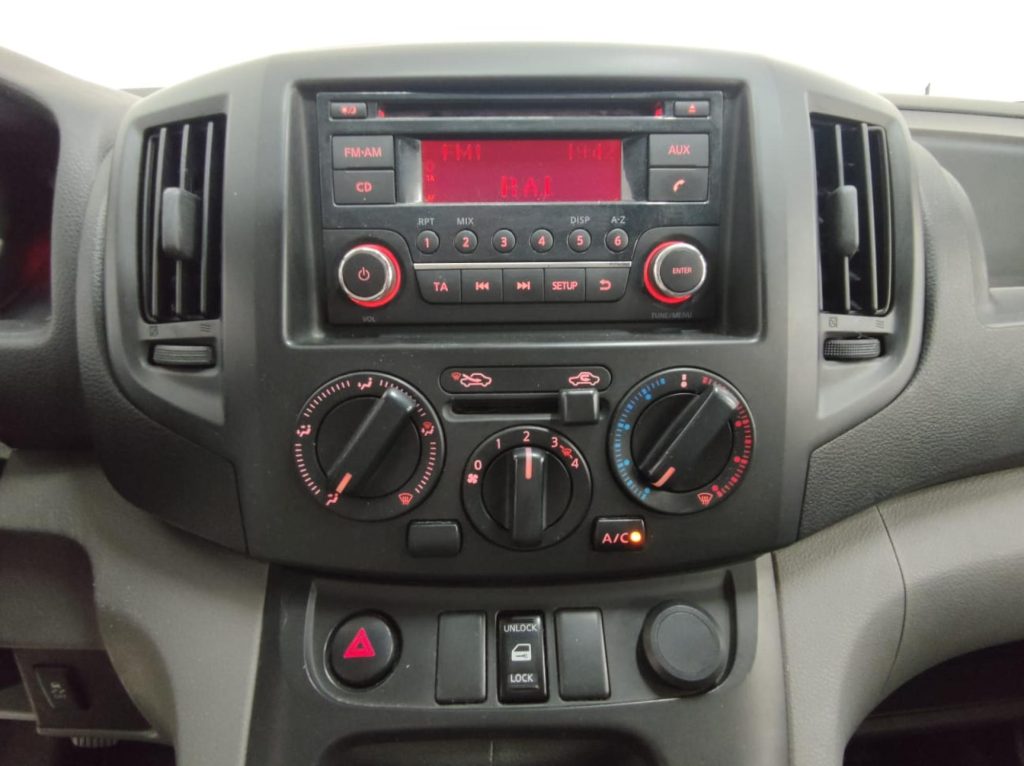 NISSAN NV 200 Diesel 2017 segunda-mano Jaén
