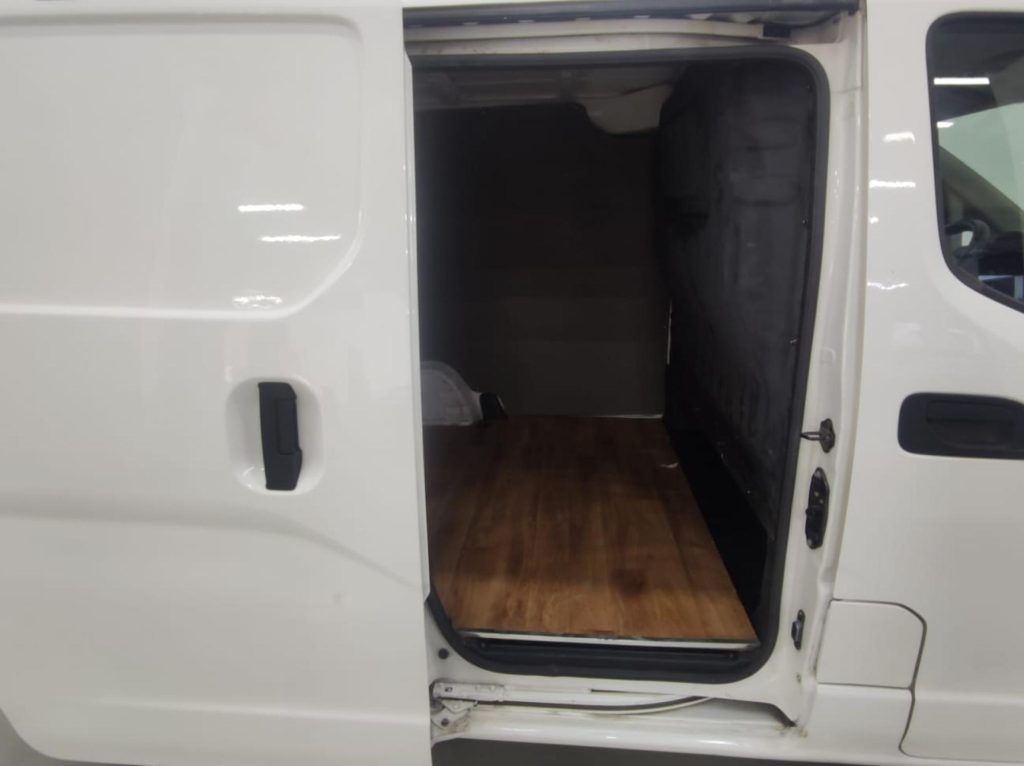 NISSAN NV 200 Diesel 2017 segunda-mano Jaén