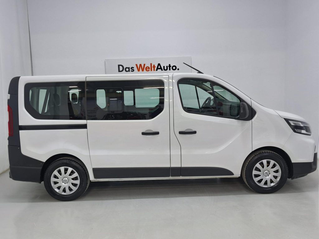 NISSAN NV 300 Diesel 2021 segunda-mano Jaén