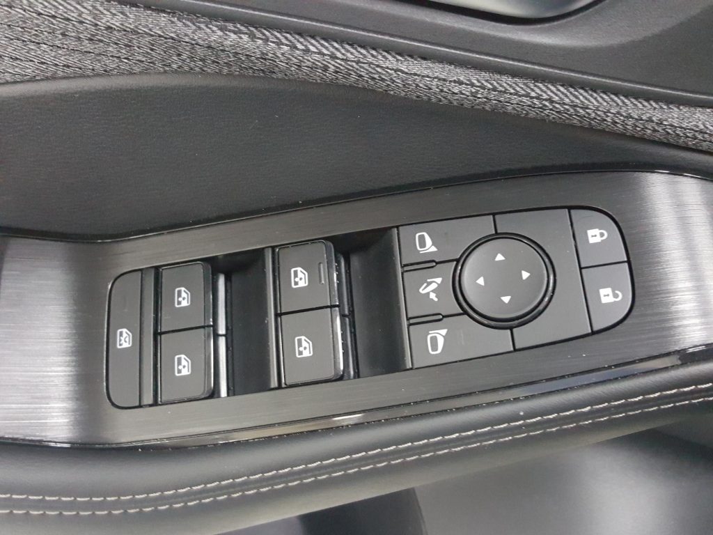 NISSAN X-TRAIL Hibrido 2023 segunda-mano Jaén