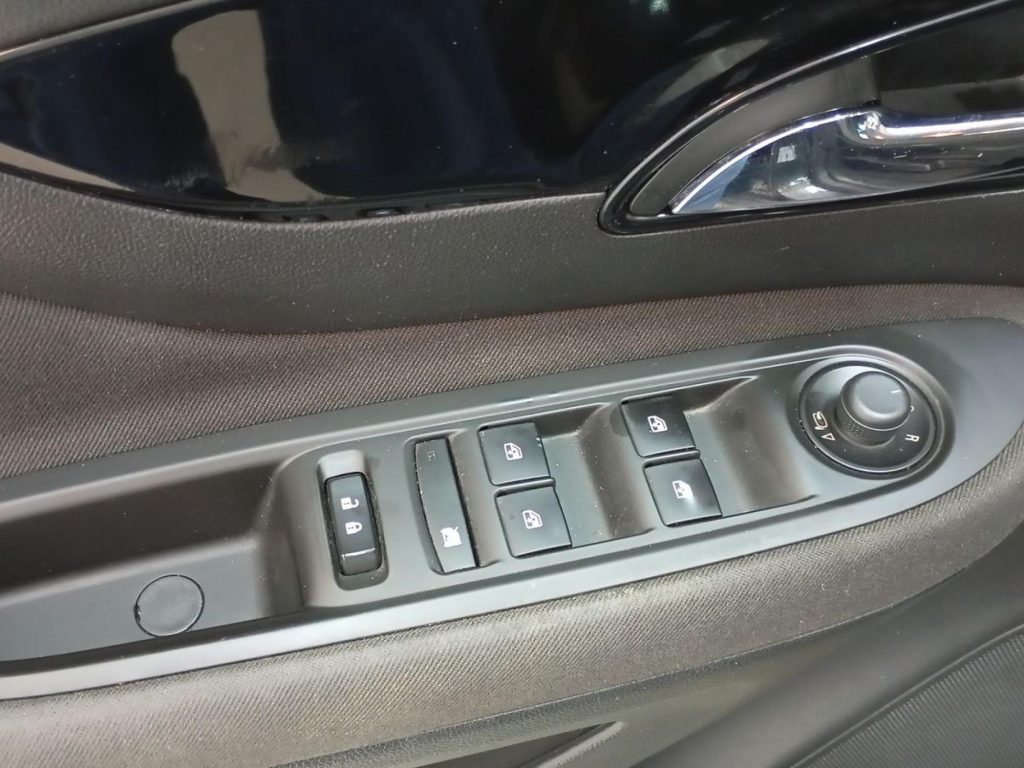 OPEL MOKKA Diesel 2017 segunda-mano Jaén