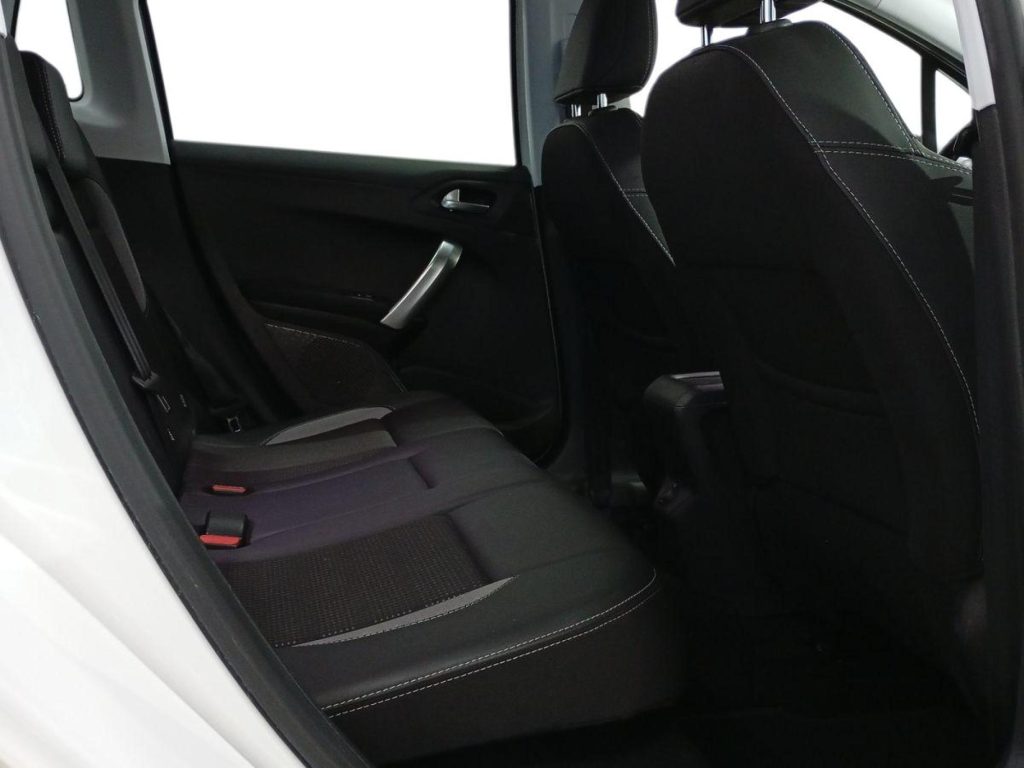 PEUGEOT 2008 Diesel 2019 segunda-mano Jaén