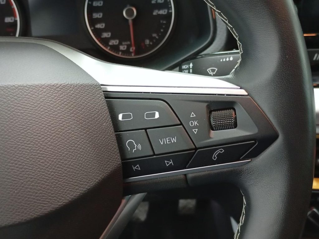 SEAT ARONA Gasolina 2023 segunda-mano Jaén