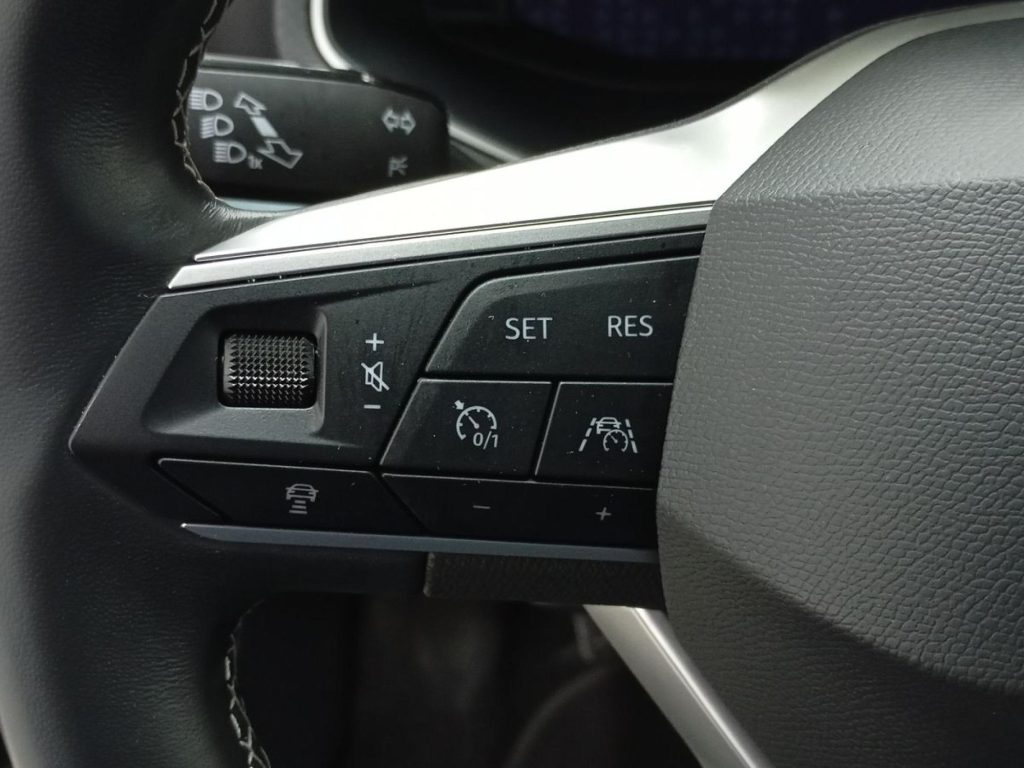 SEAT ARONA Gasolina 2023 segunda-mano Jaén