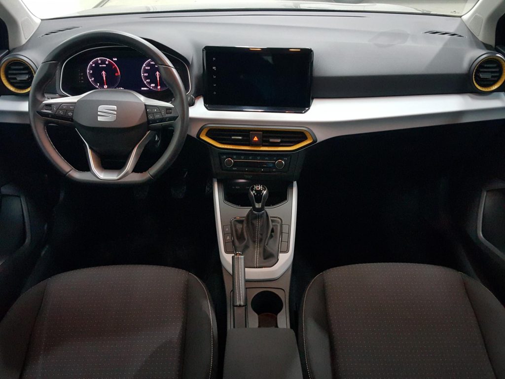 SEAT ARONA Gasolina 2024 segunda-mano Jaén
