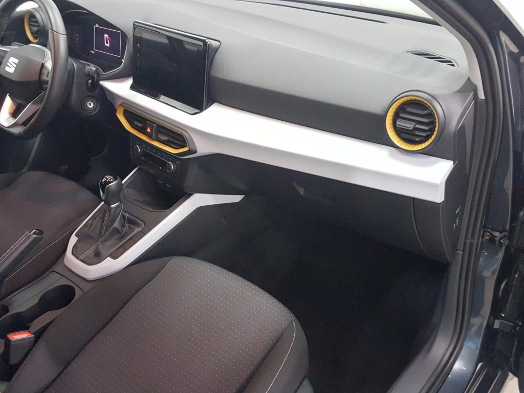 SEAT ARONA Gasolina 2024 segunda-mano Jaén