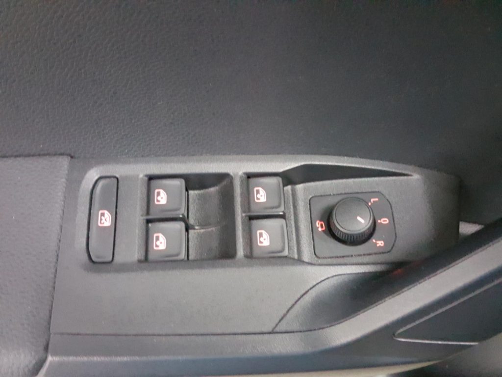 SEAT ARONA Gasolina 2024 segunda-mano Jaén