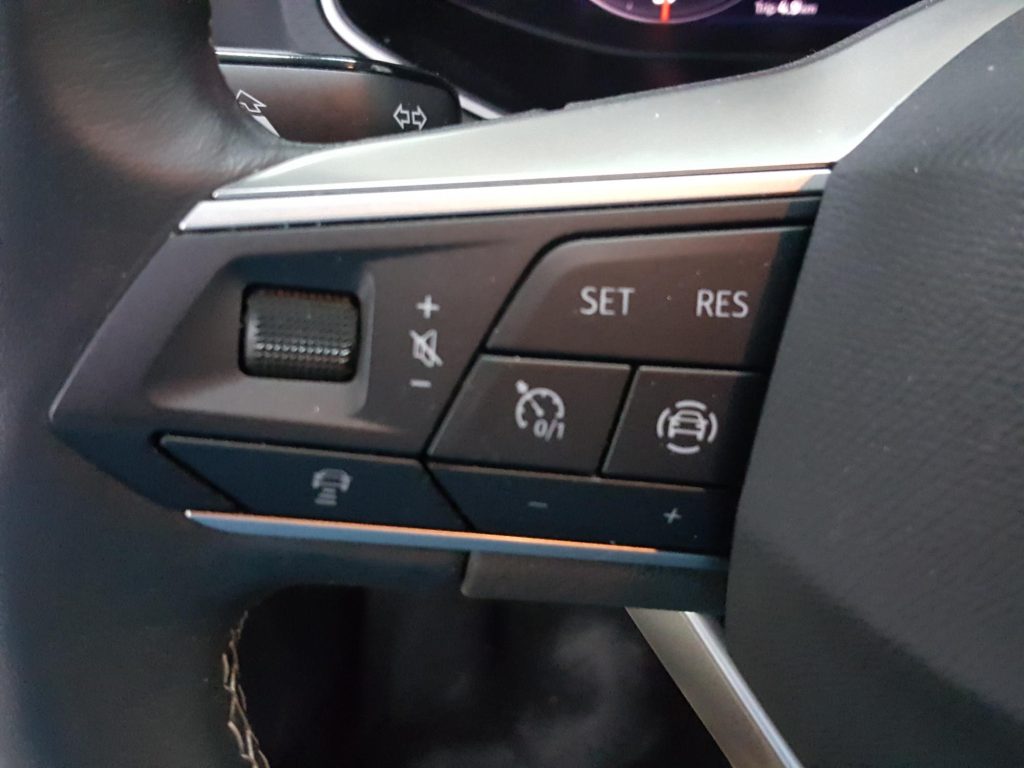SEAT ARONA Gasolina 2024 segunda-mano Jaén