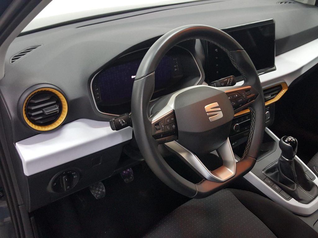 SEAT ARONA Gasolina 2024 segunda-mano Jaén