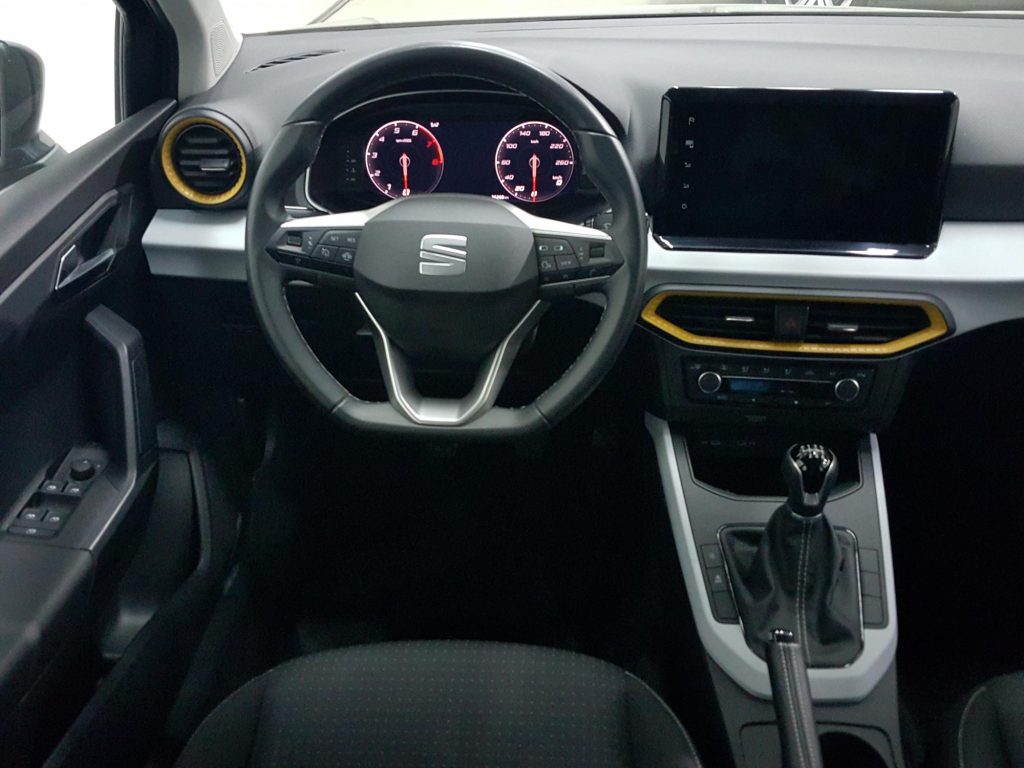 SEAT ARONA Gasolina 2024 segunda-mano Jaén