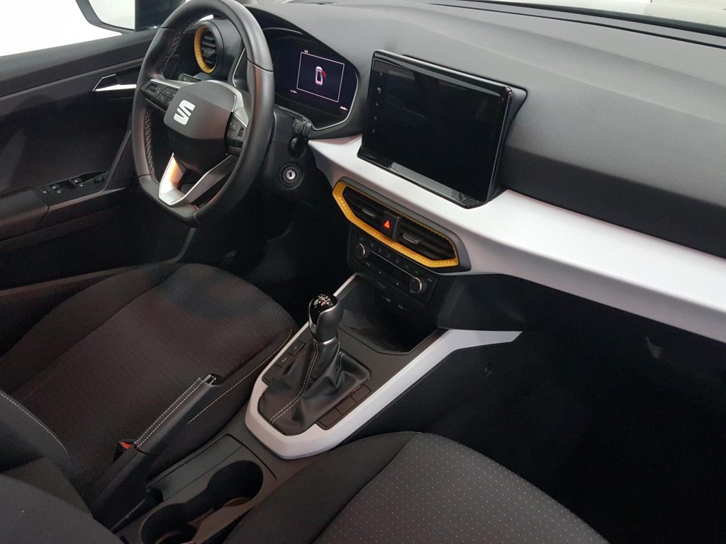 SEAT ARONA Gasolina 2024 segunda-mano Jaén