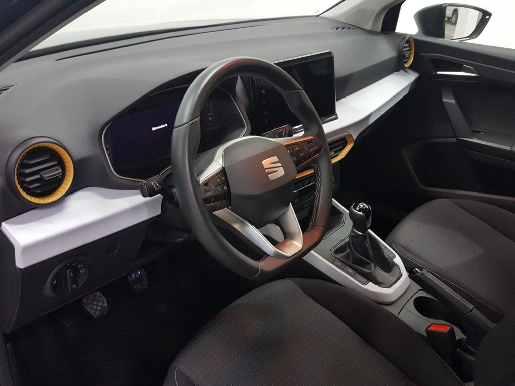 SEAT ARONA Gasolina 2024 segunda-mano Jaén