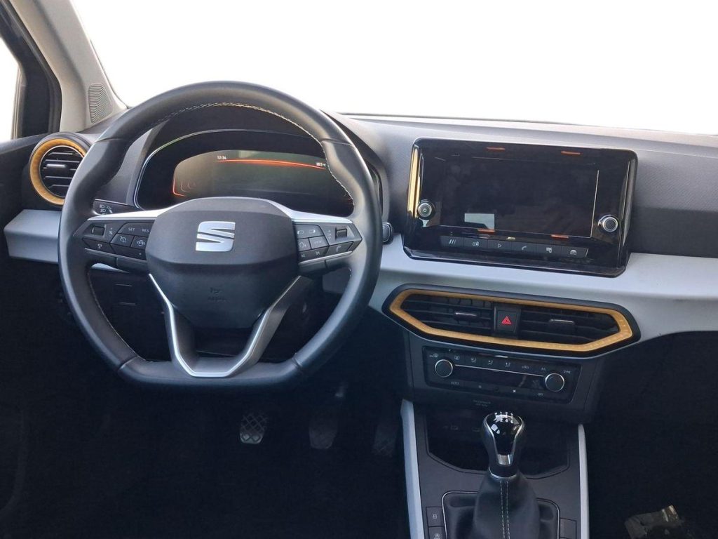 SEAT ARONA Gasolina 2025 segunda-mano Jaén