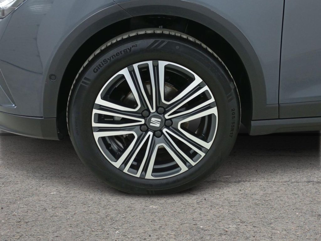 SEAT ARONA Gasolina 2025 segunda-mano Granada