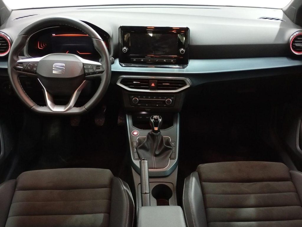 SEAT ARONA Gasolina 2025 segunda-mano Granada