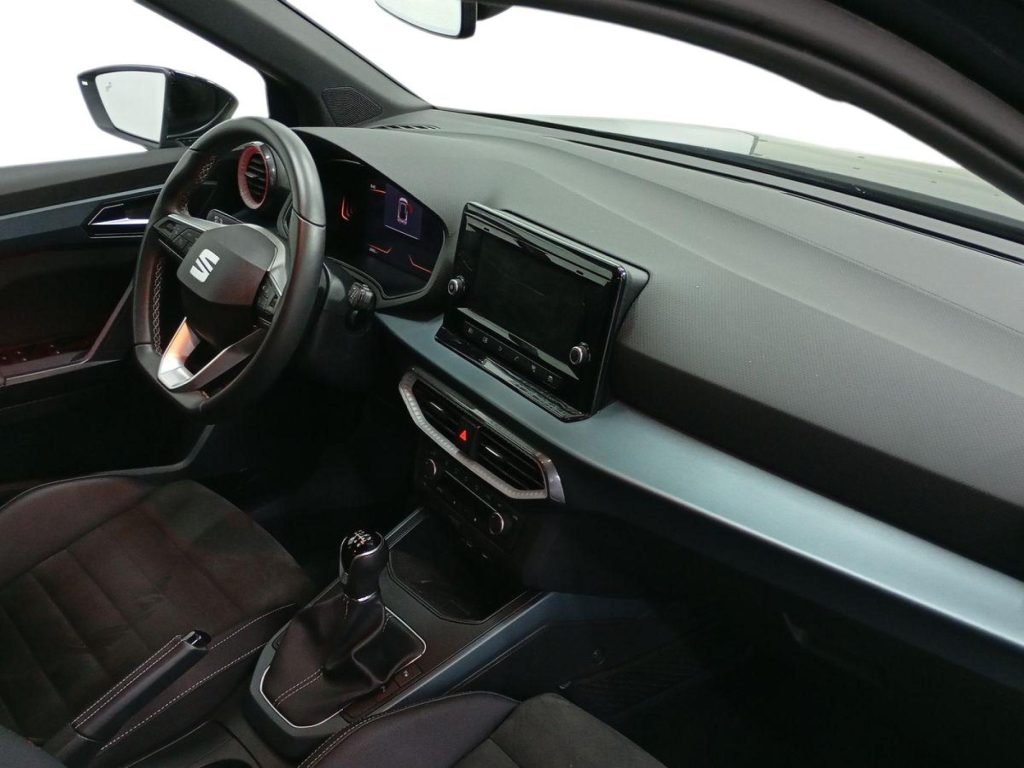 SEAT ARONA Gasolina 2025 segunda-mano Granada