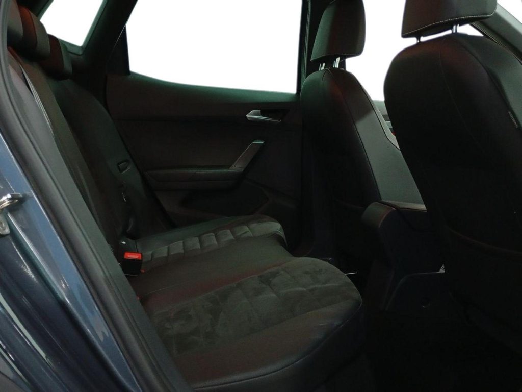 SEAT ARONA Gasolina 2025 segunda-mano Granada