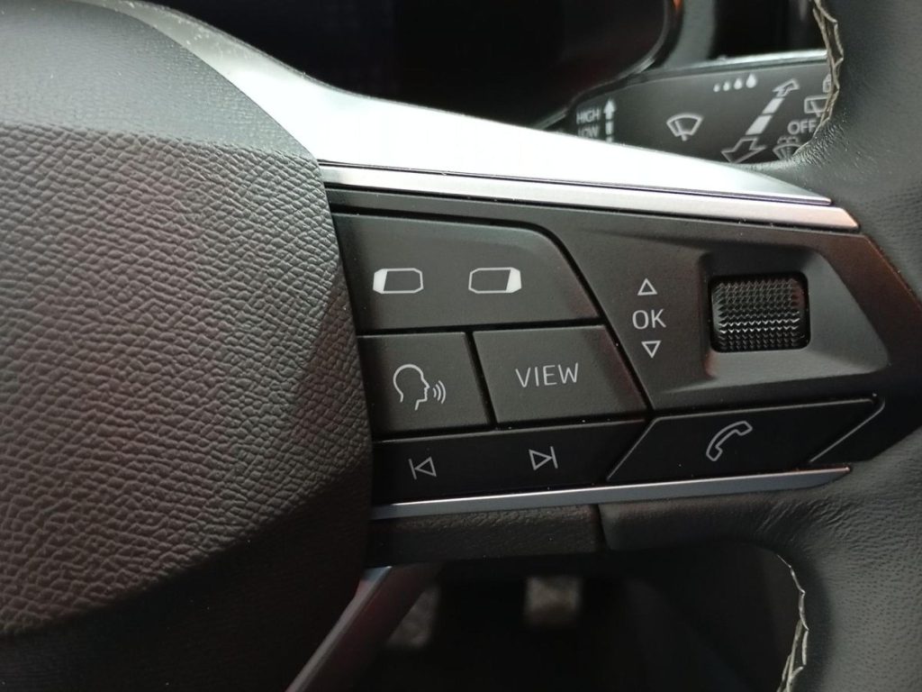 SEAT ARONA Gasolina 2025 segunda-mano Granada