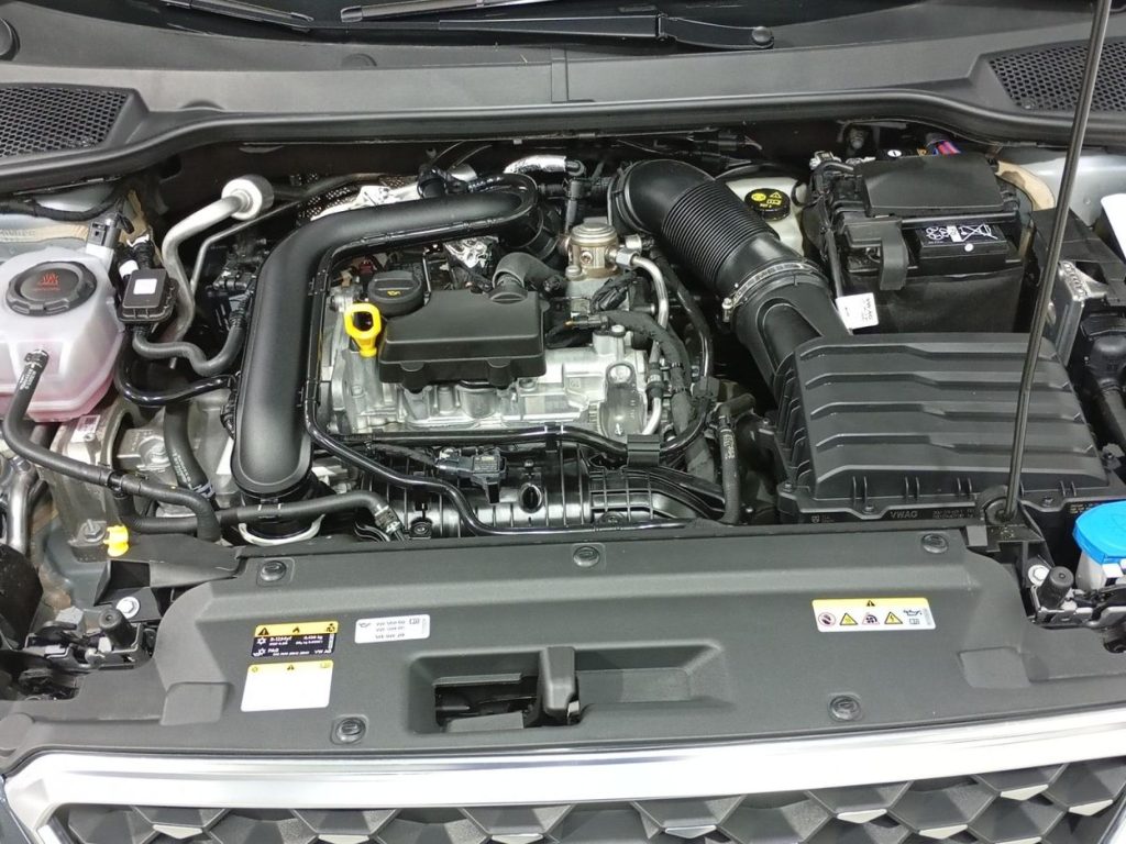 SEAT ARONA Gasolina 2025 segunda-mano Granada