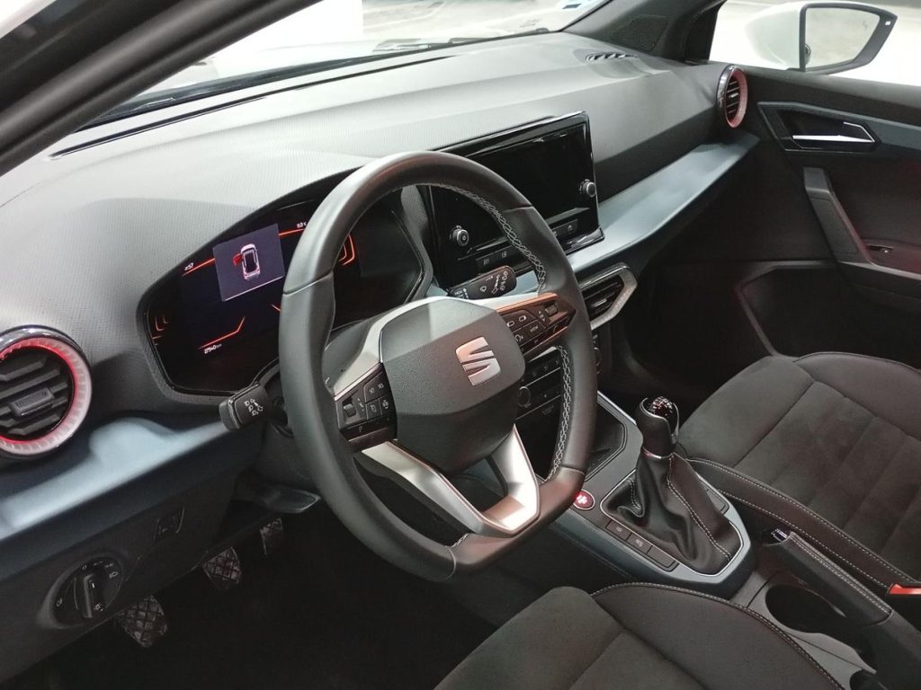 SEAT ARONA Gasolina 2025 segunda-mano Jaén
