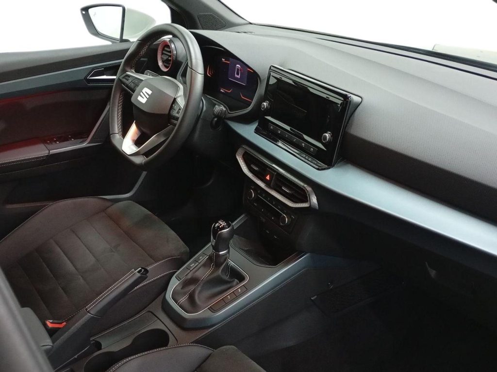 SEAT ARONA Gasolina 2025 segunda-mano Jaén