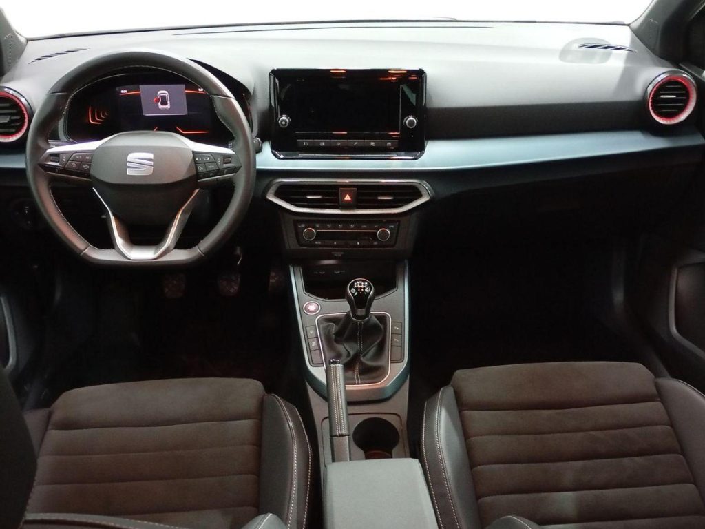 SEAT ARONA Gasolina 2025 segunda-mano Jaén