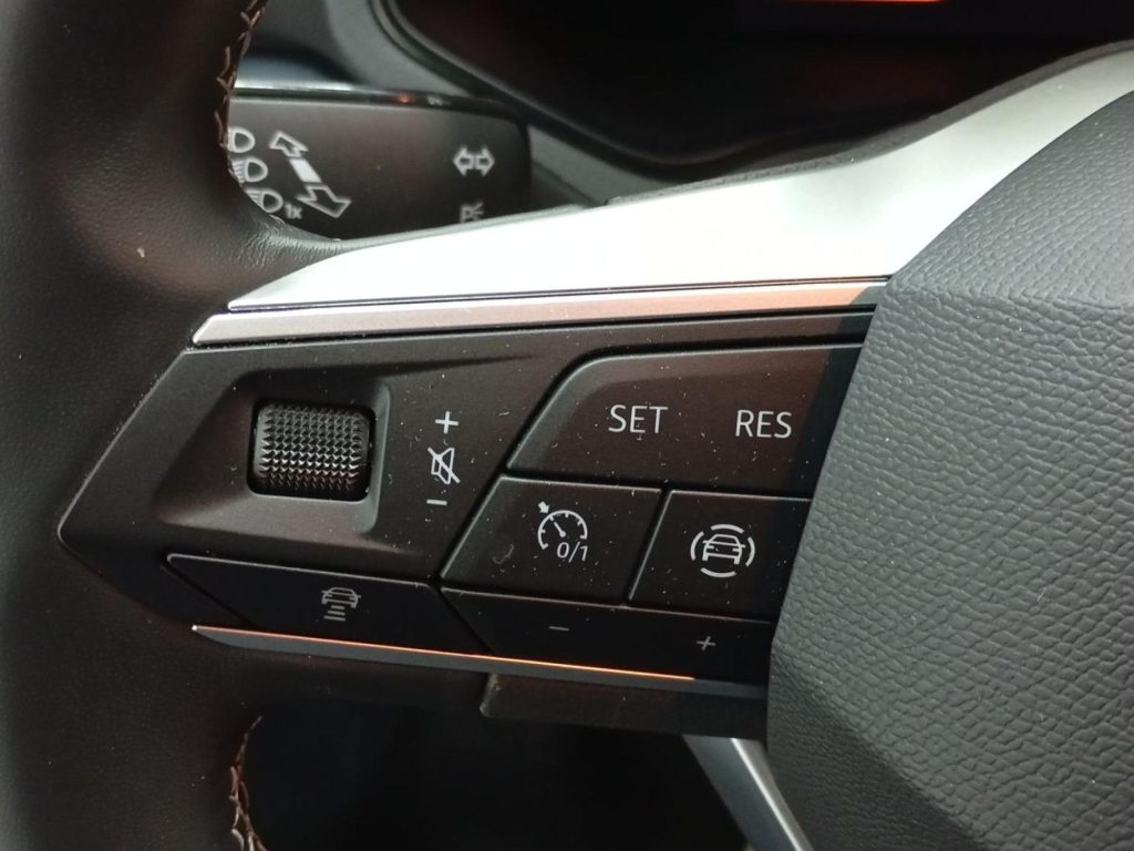 SEAT ARONA Gasolina 2025 segunda-mano Jaén