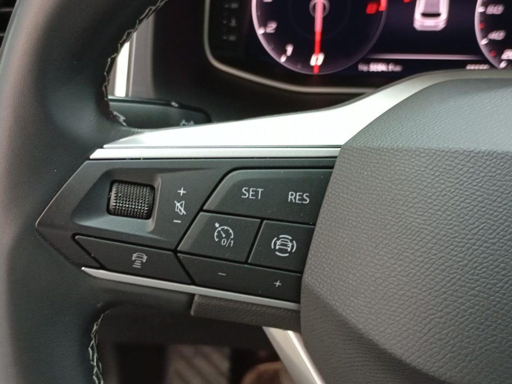 SEAT ATECA Gasolina 2025 segunda-mano Jaén