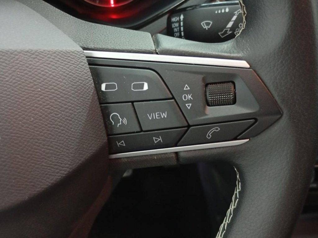 SEAT IBIZA Gasolina 2022 segunda-mano Granada
