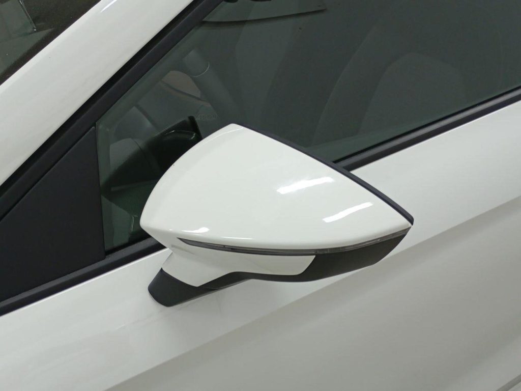 SEAT IBIZA Gasolina 2022 segunda-mano Granada