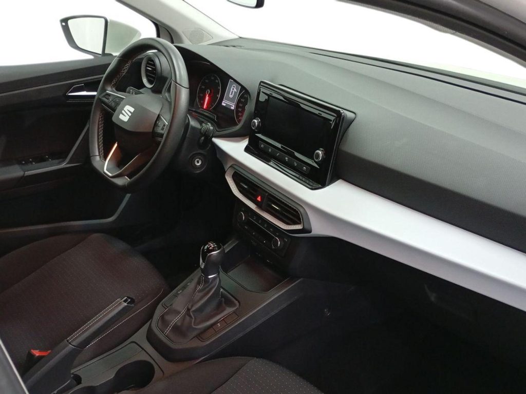 SEAT IBIZA Gasolina 2022 segunda-mano Granada