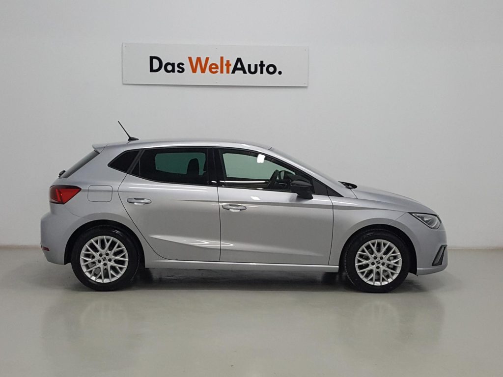 SEAT IBIZA Gasolina 2023 segunda-mano Jaén