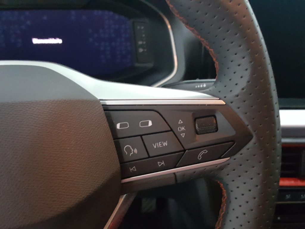 SEAT IBIZA Gasolina 2023 segunda-mano Jaén