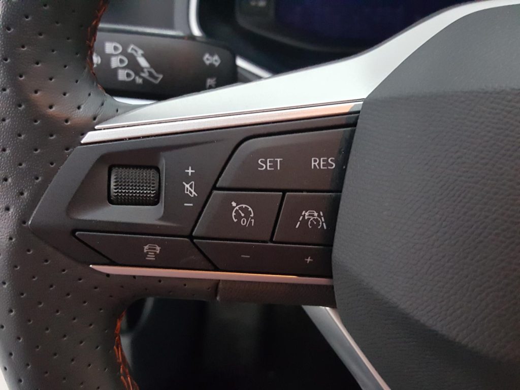 SEAT IBIZA Gasolina 2023 segunda-mano Jaén