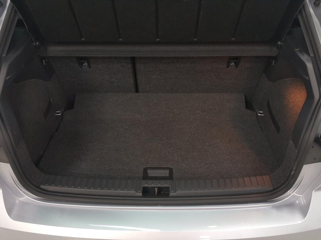 SEAT IBIZA Gasolina 2023 segunda-mano Jaén