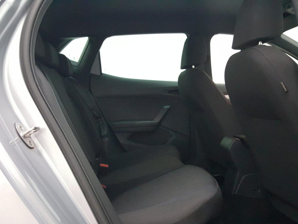 SEAT IBIZA Gasolina 2023 segunda-mano Jaén