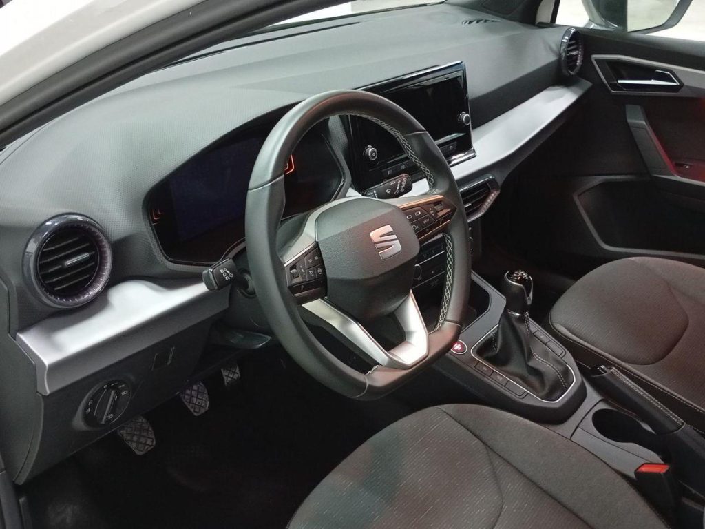 SEAT IBIZA Gasolina 2025 segunda-mano Jaén