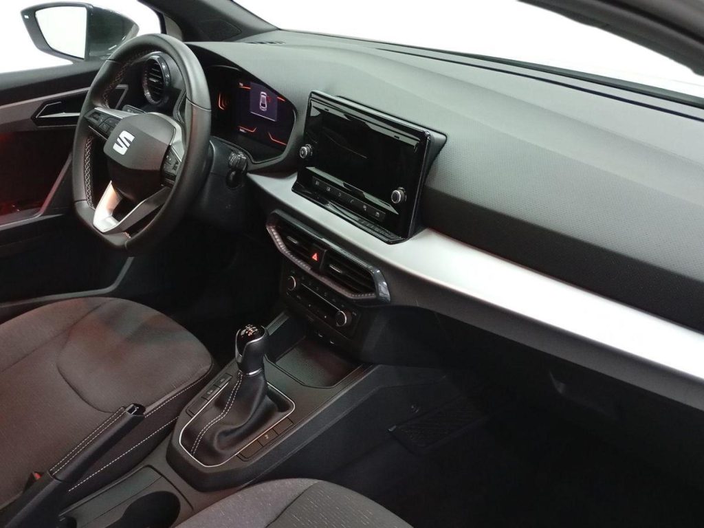 SEAT IBIZA Gasolina 2025 segunda-mano Jaén