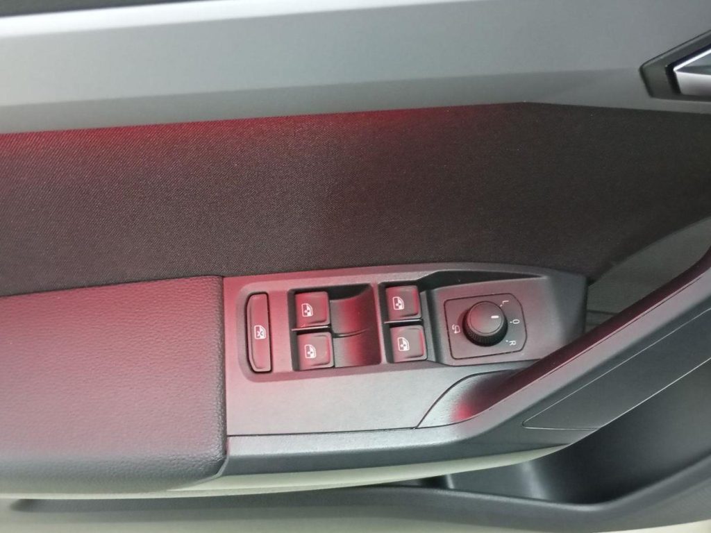 SEAT IBIZA Gasolina 2025 segunda-mano Jaén