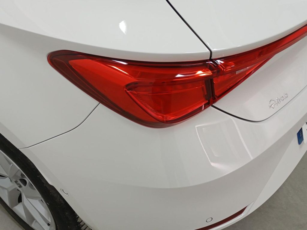 SEAT LEON Diesel 2024 segunda-mano Jaén