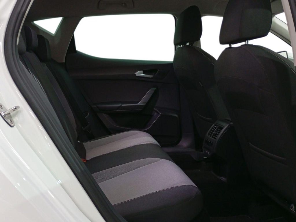 SEAT LEON Diesel 2024 segunda-mano Jaén