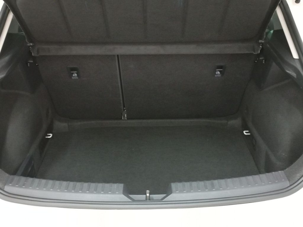 SEAT LEON Diesel 2024 segunda-mano Jaén