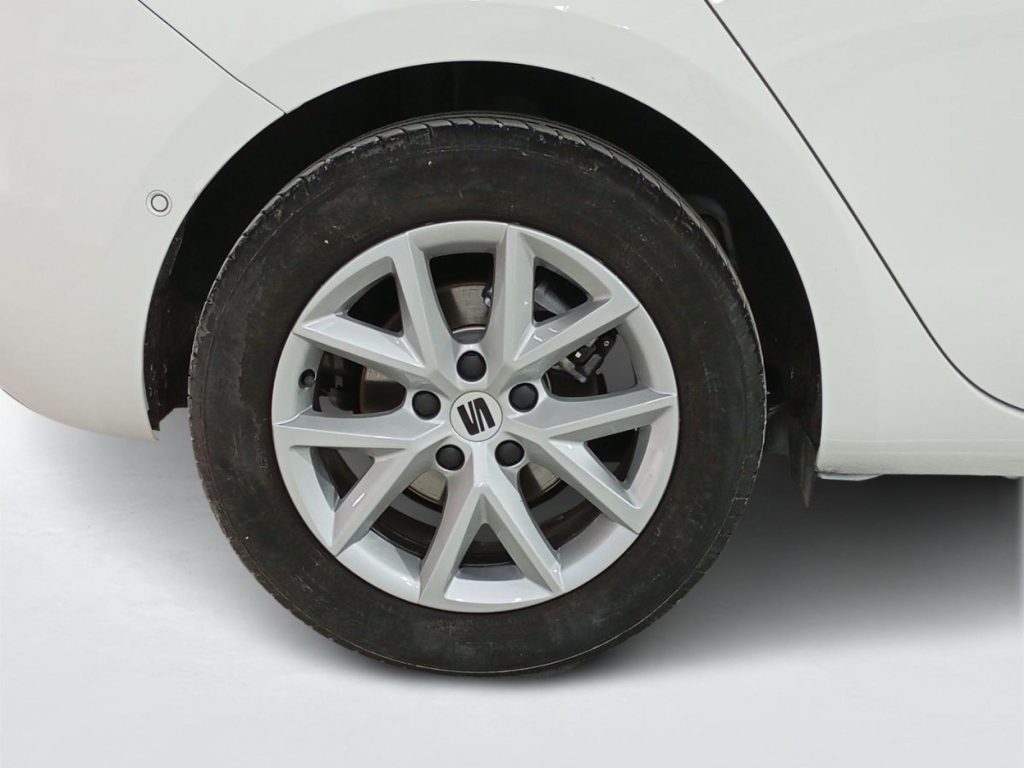 SEAT LEON Diesel 2024 segunda-mano Jaén
