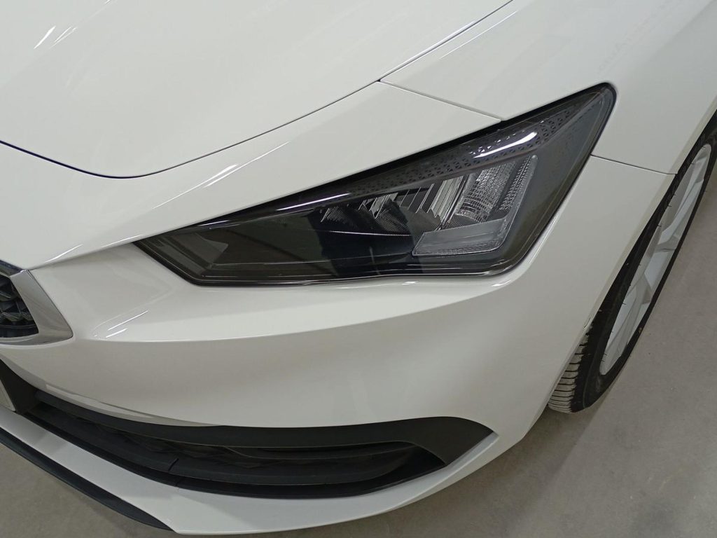 SEAT LEON Diesel 2024 segunda-mano Jaén