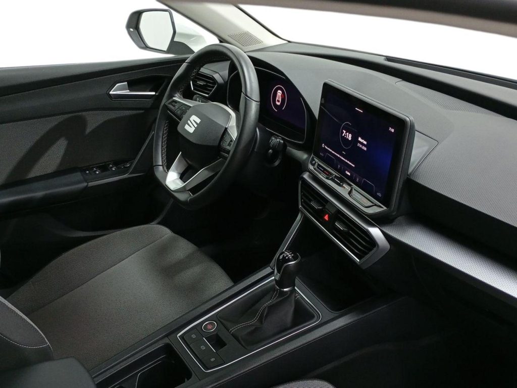 SEAT LEON ST Diesel 2025 segunda-mano Jaén