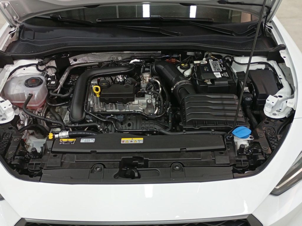 SEAT LEON ST Hibrido 2023 segunda-mano Jaén