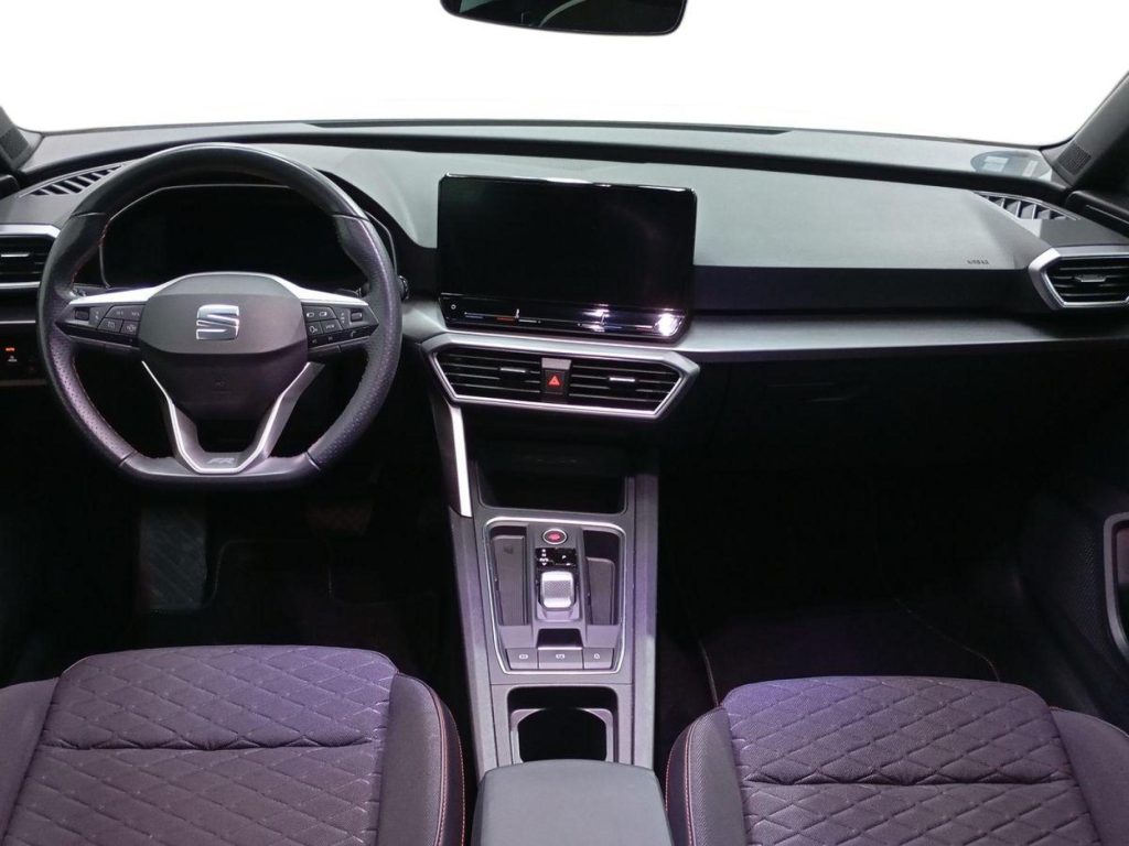 SEAT LEON ST Hibrido 2023 segunda-mano Jaén